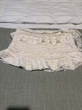 Daisy Street Lace Ruffle Mini Skirt Cream